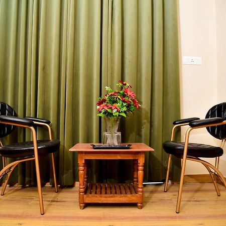 Hotel Olive Crown Lucknow Eksteriør billede