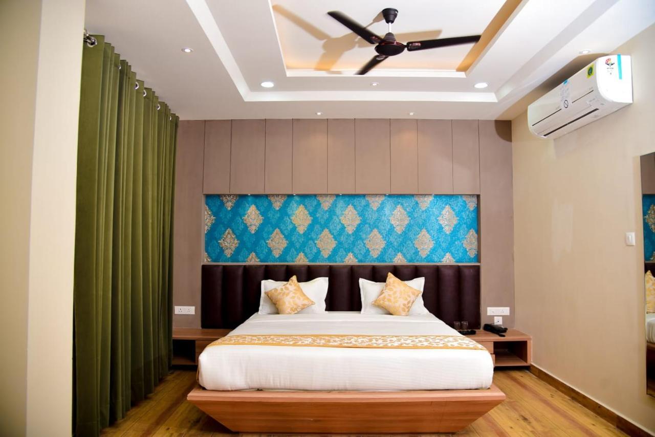 Hotel Olive Crown Lucknow Eksteriør billede