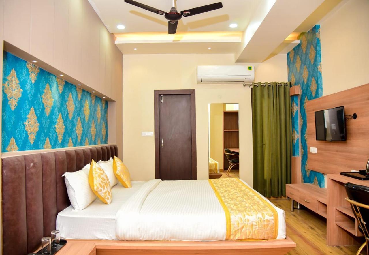Hotel Olive Crown Lucknow Eksteriør billede