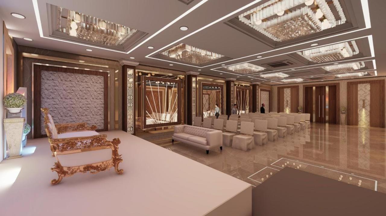 Hotel Olive Crown Lucknow Eksteriør billede