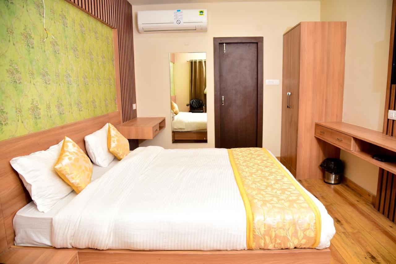 Hotel Olive Crown Lucknow Eksteriør billede